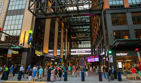 Hub on Causeway entryway depicting the dynamic activity as well as the connectivity to the transit station, retail, and entertainment space