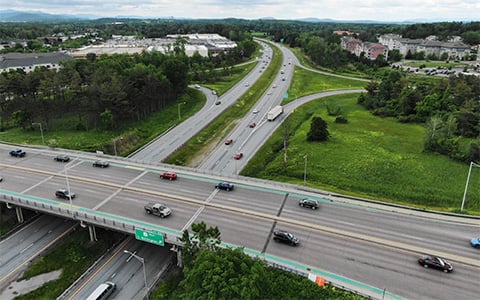 An overhead view of a freeway interchange.